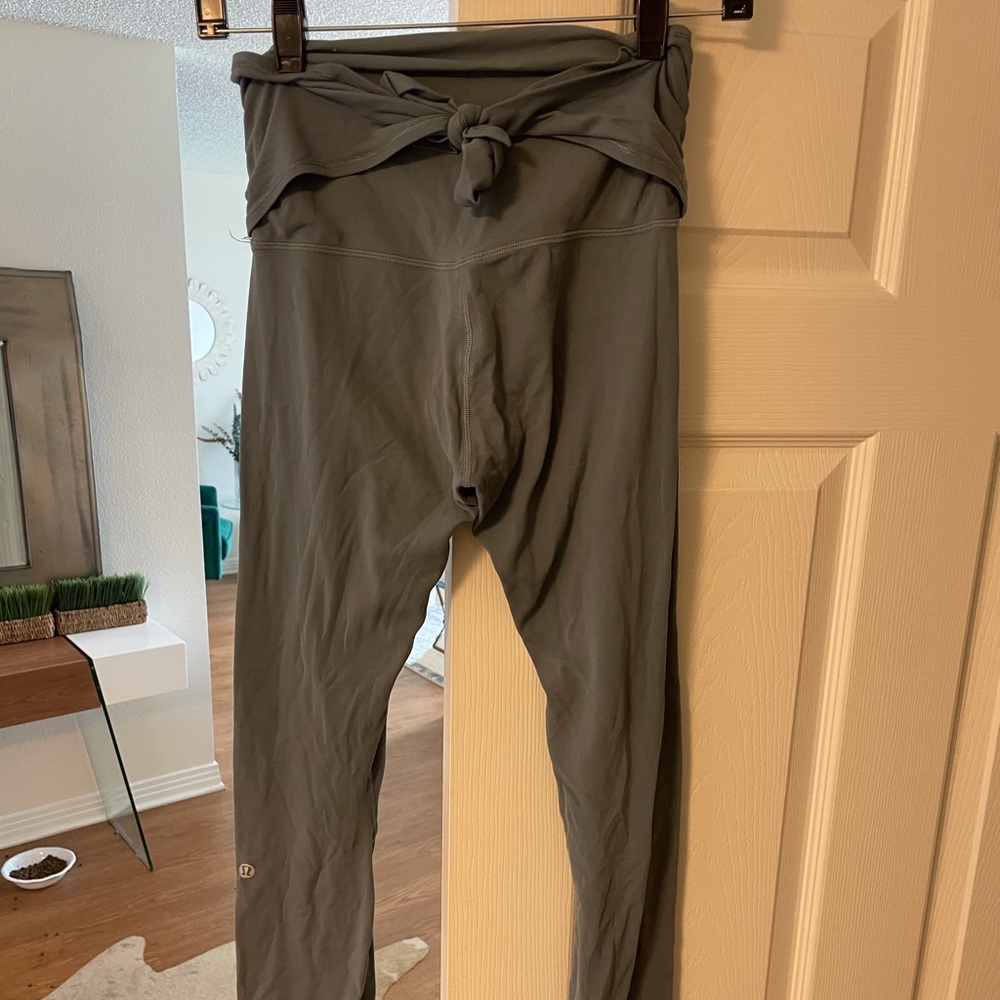 Baby blue lulu lemon size 4